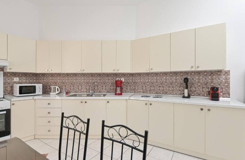 Vivlos House | Fully equipped vacation home with scenic view, 7 min drive to the beach.