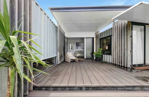 Buddina House | Funky Beachfront House Opposite Kawana Surf Club