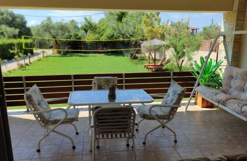 Chalcis Villa | George's family friendly maisonette with great exterior