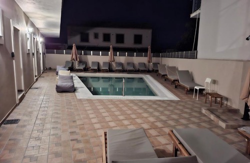 Ipsos Apartment | george studios 2