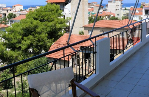 Xylokastron Apartment | Getaway Retreat with Panoramic View, 3 min from Sea