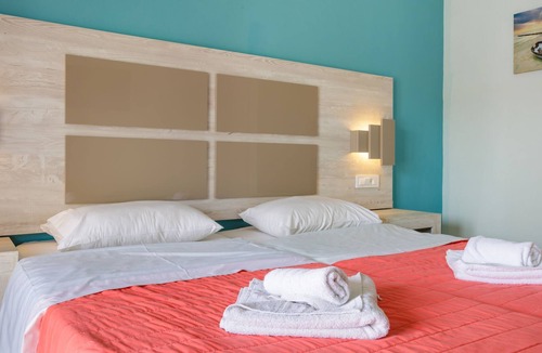 Katastari Apartment | Giannis Pool Studios 8, Alykes, Zakynthos, Greece