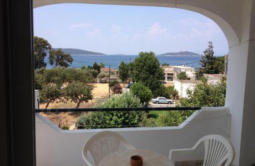 Marmari Apartment | Gikas Apartments Triple Studio Sea View B7