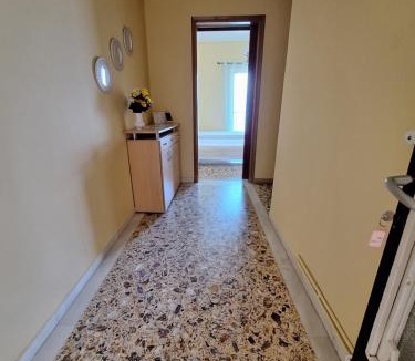 Kamena Vourla Apartment | Gogos Home