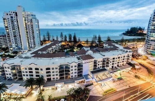 Coolangatta Apartment | Gold Coast Calypso Plaza Suites, Premium 2 bedroom Unit Coolangatta beach!