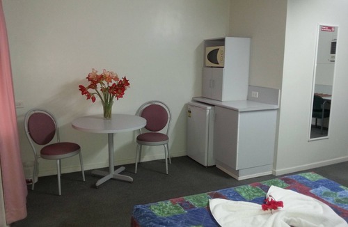 Allenstown Hotel | Golden Fountain Motel