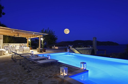 Agia Paraskevi Villa | GoldieLocks 6-Bedroom Beachfront Villa Skiathos