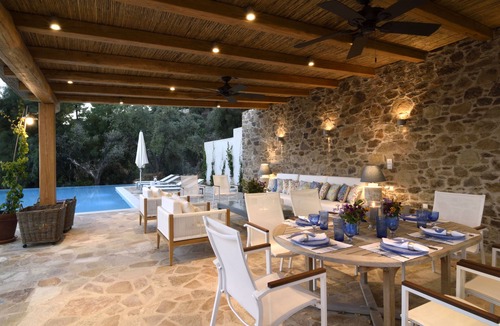 Agia Paraskevi Villa | GoldieLocks 6-Bedroom Beachfront Villa Skiathos