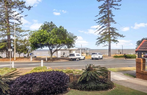 Margate Apartment | "Good Vibes on Margate Beach" - Margate Q 4019