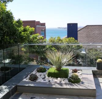 Mountainside Apartment | GORDON's SHORE LUXURY APARTMENTS - Solar Powered