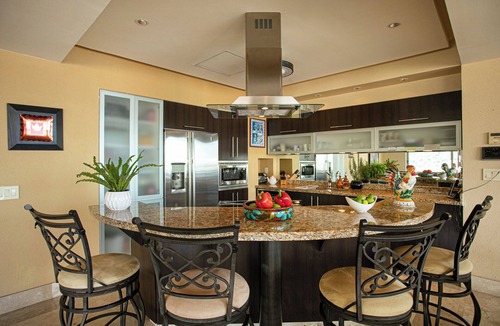 Romantic Zone Condo | Gorgeous Condo BEST VIEWS in Molino De Agua -Walking Distance to everything!