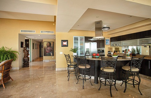 Romantic Zone Condo | Gorgeous Condo BEST VIEWS in Molino De Agua -Walking Distance to everything!