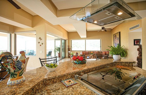 Romantic Zone Condo | Gorgeous Condo BEST VIEWS in Molino De Agua -Walking Distance to everything!