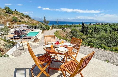 Evrostina House | Gorgeous home in Xylokastro