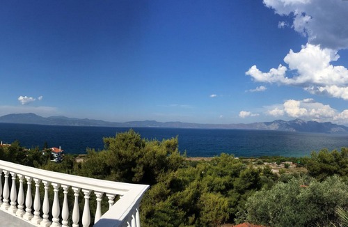 Theologos Villa | Great beachfront villa with private pool and garden for 10/12 people