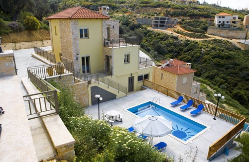 Maroulas Villa | Great Escape villas suitability for family's - very clean friendly to all