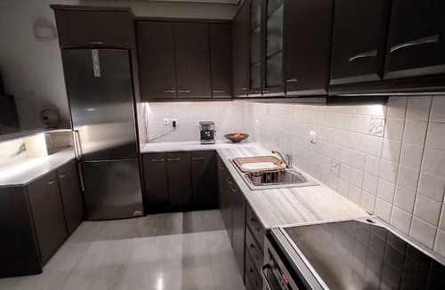 Patras Apartment | Grey Stones & Balcony:n2-bedroom apartment in lovely Patra with WiFi, AC