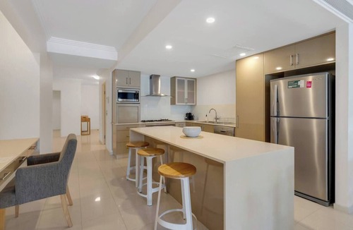 Palm Cove Apartment | Gris at Island Views Pool Paradise on the Beach