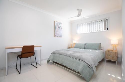 Rocklea Apartment | GST Credits! AC! Shops! Parking! Espresso! 231F1