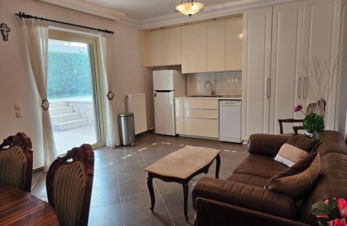 Lagonissi Condo | Guest apartment within a villa in Lagonissi