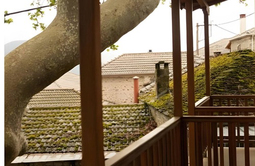 Pyrsogianni House | Guest House 'Armoloi Room 1' with Mountain View, Shared Terrace and Wi-Fi