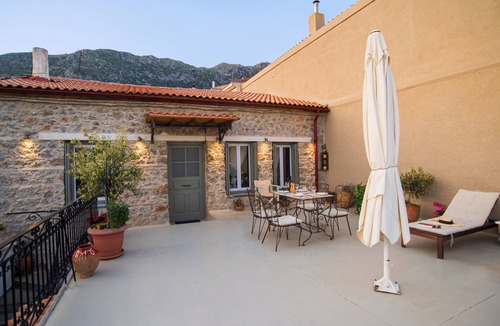 Arachova House | Guest house Simou with view 3 bedrooms