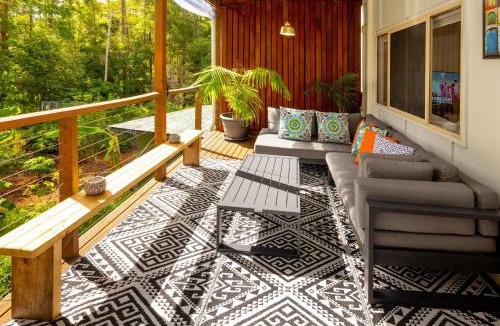 Doonan House | Guest Suite with Fireplace & Pond, close to Noosa & Eumundi