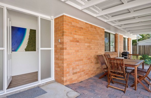 Currimundi House | Hamptons townhouse on Currimundi lake