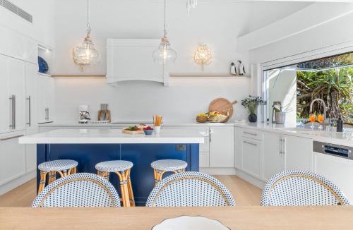 Noosa Heads Apartment | Hastings St Gem with Pool, Newly Renovated