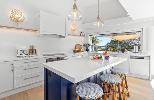 Noosa Heads Apartment | Hastings St Gem with Pool, Newly Renovated
