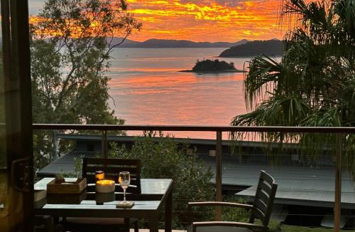 Hamilton Island Apartment | Haven on Hamilton Island -private apartment with views & buggy Fully Renovated in 2023