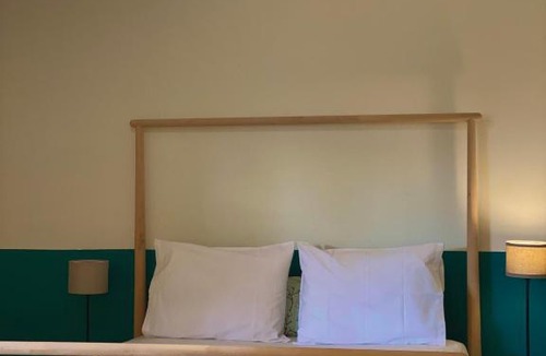 Kropia Apartment | Helen's cozy studio (close to the airport)