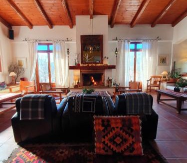 Aliartos Hotel | Helicon Muses Friendly Mountain B&B Guesthouse