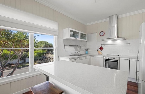 Dicky Beach House | Henzell Street 28 Dicky Beach