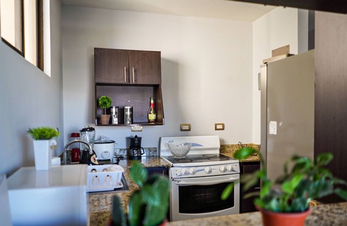 Heredia Apartment | *HEREDIA* |NEAR: AIRPORT & CONVENTION CENTER | 2B APT | NICE BALCONY
