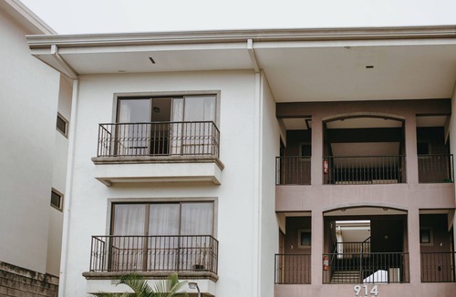 Heredia Apartment | *HEREDIA* |NEAR: AIRPORT & CONVENTION CENTER | 2B APT | NICE BALCONY