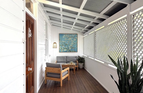 Highgate Hill House | Heritage 5BR Queenslander - Minutes walk to CBD&Southbank, 3 Parking