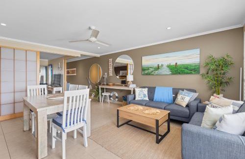 Urangan Apartment | Hervey Bay 2BR 2BA Apartment in Resort on the Esplanade with 2 Pools, Spa, Gym, and Parking