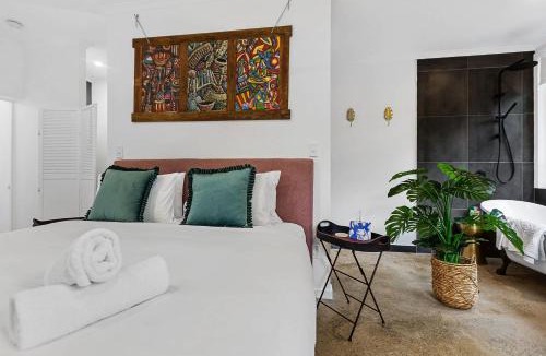 Machans Beach House | Hideout Machans -Pool BBQ Beach and Pet friendly