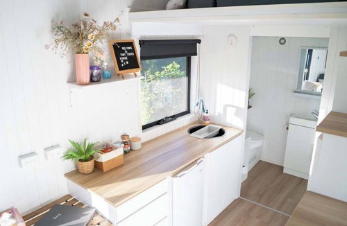 Perwillowen House | Hill Creek Tiny House 1 by Tiny Away