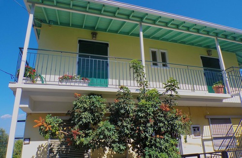 Lefkas House | Hilltop Hideaway Minutes from Nidri – Slow Living Above the Sea