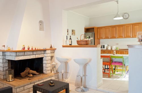 Delfoi House | Hilltop Penthouse Condo with Breath-Taking Oracle Views!