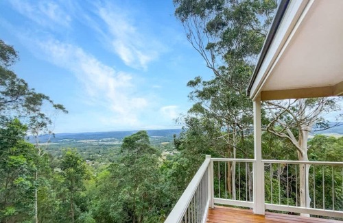 Ninderry House | Hinterland Tranquil Escape with Beautiful Views
