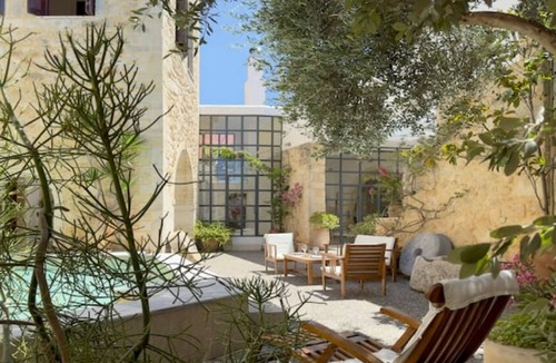 Maroulas Villa | Historic Venetian Castle 15th Century - IDEAL FOR FAMILY EVENTS.