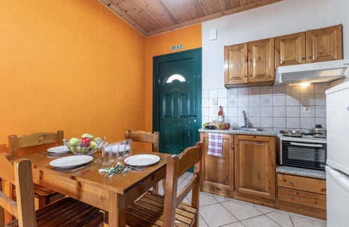 Vassiliki Apartment | Holiday Apartment 'Apostolos Apartment 4' Next to Beach with Sea View & Wi-Fi