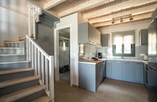 Kariotai Apartment | Holiday Apartment 'Armonia Villa Lefkada' with Sea View, Garden & Wi-Fi