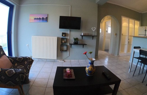 Argassi Apartment | Holiday Apartment "Mavreta's 2" with Mountain View, Shared Terrace & Wi-Fi