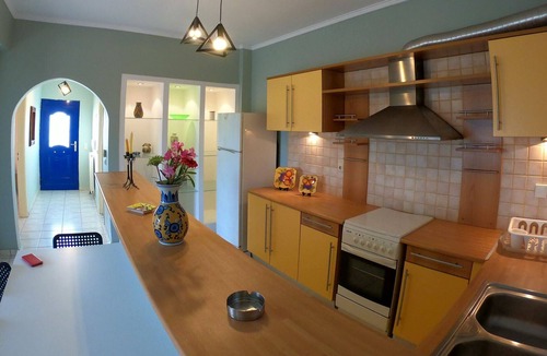 Argassi Apartment | Holiday Apartment "Mavreta's 2" with Mountain View, Shared Terrace & Wi-Fi