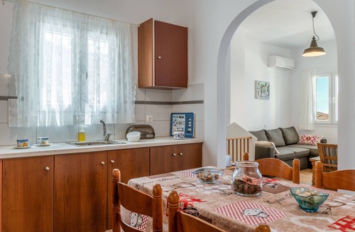 Exomvourgo House | Holiday Home 'Ammos Tinos' with Sea View, Shared Terrace and Wi-Fi