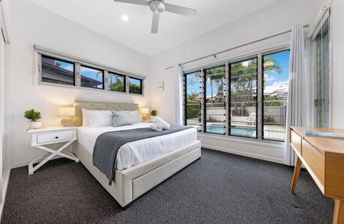 Alexandra Headland House | Holiday home Alex Headland